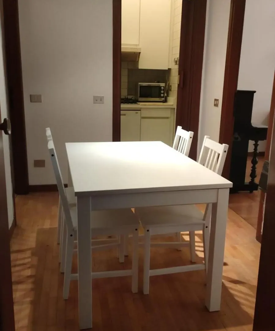 3 MINUTES ON FOOT FROM DUOMO BIG APARTMENT with 3 BEDROOM Milan