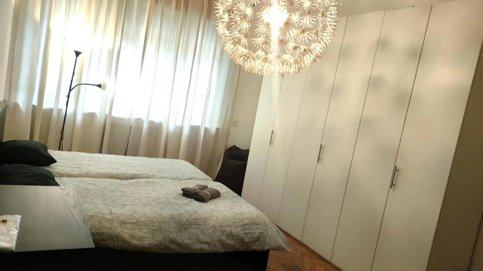 3 MINUTES ON FOOT FROM DUOMO BIG APARTMENT with 3 BEDROOM Milan