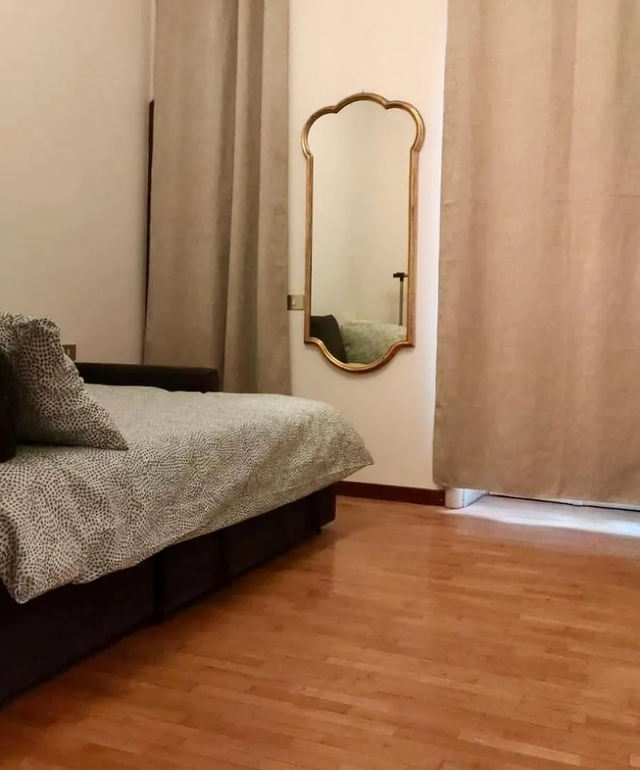 3 MINUTES ON FOOT FROM DUOMO BIG APARTMENT with 3 BEDROOM Milan