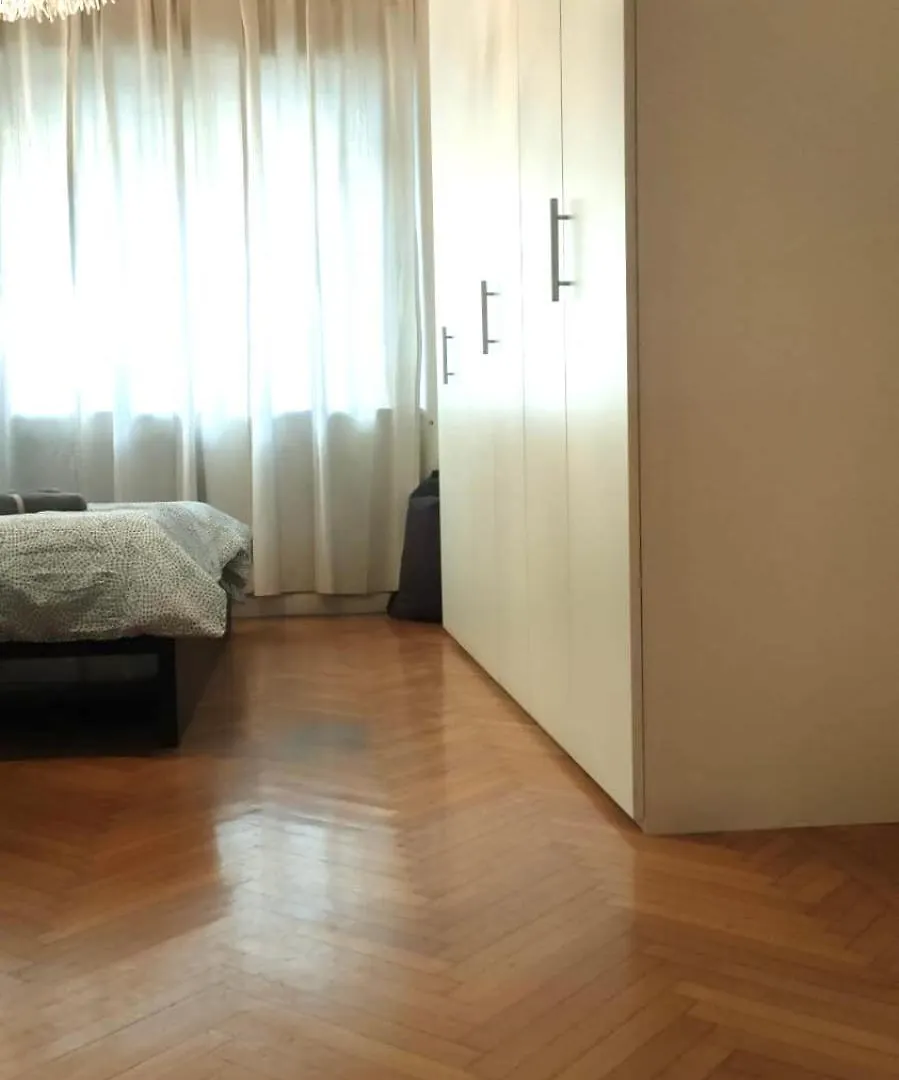 3 MINUTES ON FOOT FROM DUOMO BIG APARTMENT with 3 BEDROOM Milan